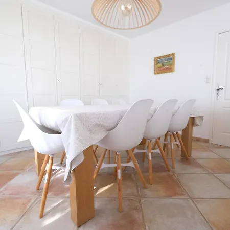 Alpilles Oasis: Provençal With Heated Pool And Village Views Villa Aureille