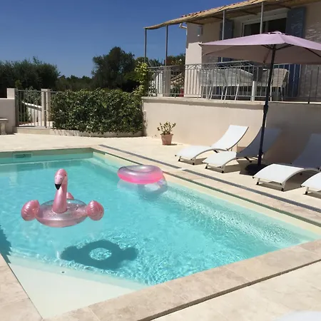 Alpilles Oasis: Provençal With Heated Pool And Village Views Villa Aureille