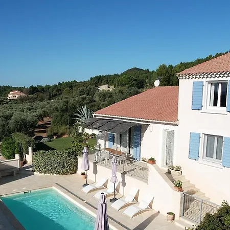 Alpilles Oasis: Provençal With Heated Pool And Village Views *
